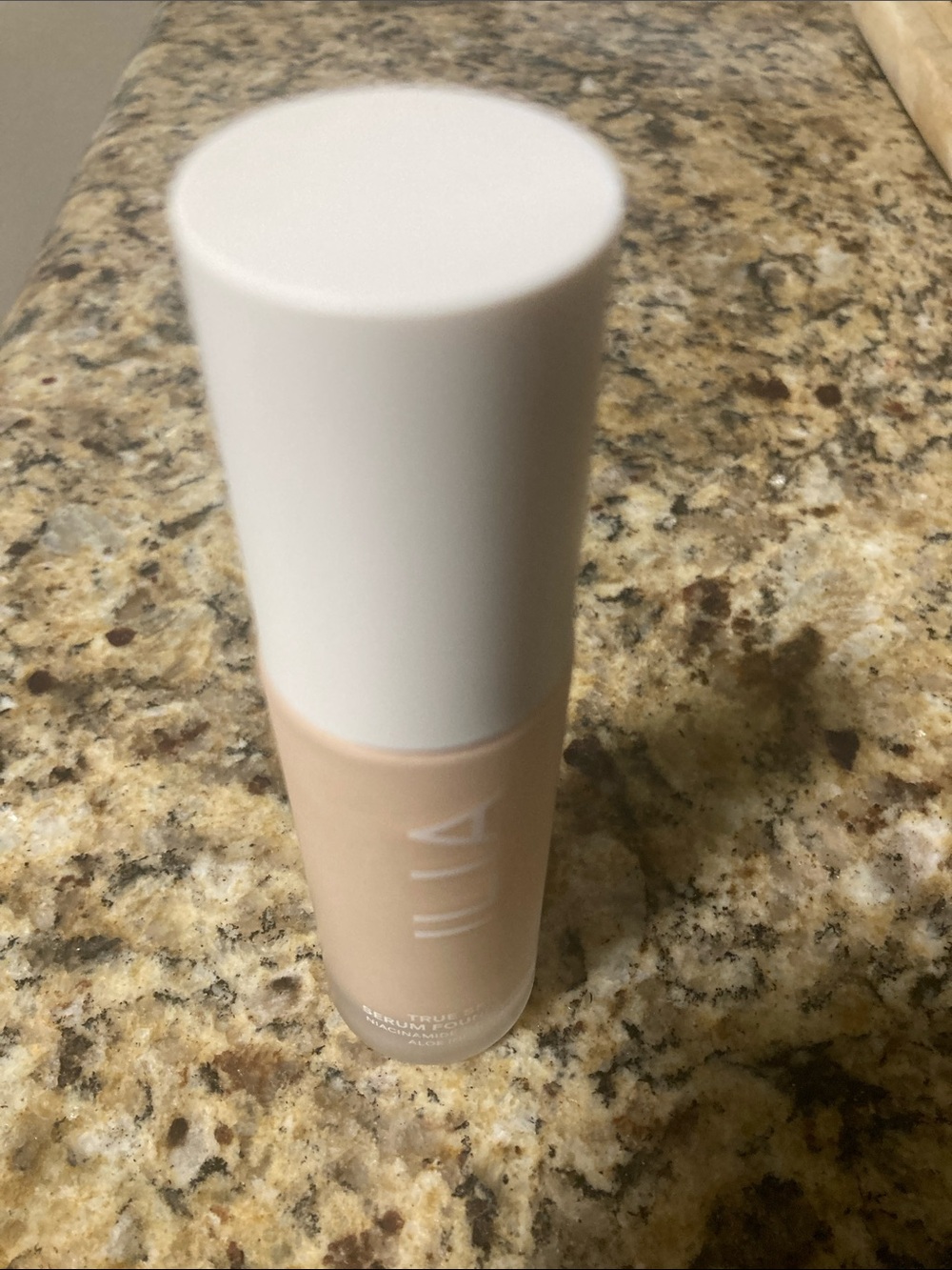 ILIA True Skin Serum Foundation - Light   Mindoro